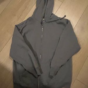 grey hollister zip up sweatshirt👑